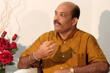 விமர்சனங்களுக்குத் திங்கட்கிழமை தக்க பதிலடி : பாலித அறிவிப்பு