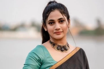 முன்னணி தமிழ் நட்சத்திரத்துடன் இணைந்த பிக் பாஸ் லாஸ்லியா.. யாருனு தெரியுமா