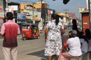 யாழில் பெண் அரச உத்தியோகஸ்த்தருக்கு தொல்லை கொடுத்த  70 வயது நபர்; நீதிமன்றம் அதிரடி