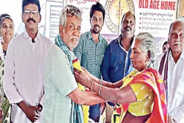 64 வயது மணமகனுக்கும், 68 வயது மணமகளுக்கும் காதல் திருமணம்