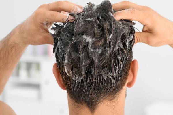 இனி செய்யாதீங்க.. தலைமுடி உதிர்வை அதிகப்படுத்தும் 5 தவறுகள் | Hair Care Mistakes In Tamil