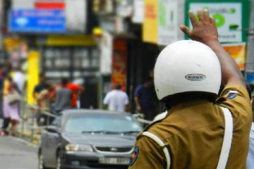 திருடப்பட்ட மோட்டார் சைக்கிளை பயன்படுத்திய பொலிஸ் உத்தியோகஸ்தர்