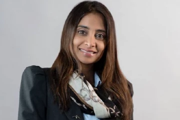 பிரெஞ்சு அரச மாளிகையில் திருமணம்... ரூ 138,000 கோடி வணிக சாம்ராஜ்யத்திற்கு வாரிசு: யாரிவர்?