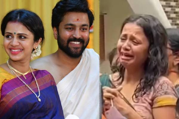 தொகுப்பாளினி அஞ்சனா வீட்டில் ஏற்பட்ட உயிரிழப்பு- ரோட்டில் நின்று கதறி கதறி அழும் பிரபலம்