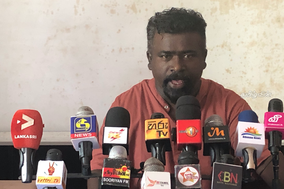 சுமந்திரனின் ஏக்கிய இராஜ்ய அரசியல் அமைப்பை நிறைவேற்ற திட்டம்..! எழுந்துள்ள கடும் விமர்சனம் | Dharmalingam Suresh Speech Tamils சுமந்திரனின் ஏக்கிய இராஜ்ய அரசியல் அமைப்பை நிறைவேற்ற திட்டம்..! எழுந்துள்ள கடும் விமர்சனம் | Dharmalingam Suresh Speech Tamils