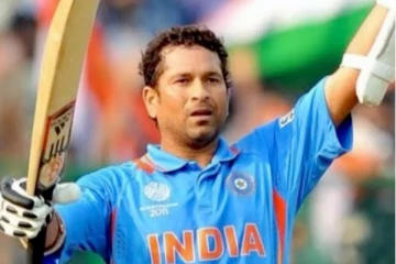 'கிரிக்கெட்டின் கடவுள்' சச்சின் டெண்டுல்கருக்கு மும்பையில் சிலை! ரசிகர்கள் கொண்டாட்டம்