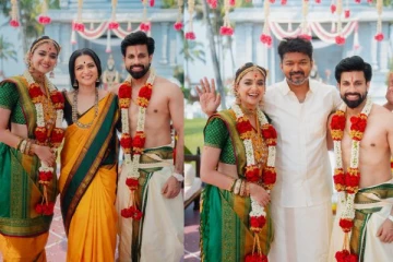 விஜய் முதல் டிடி வரை.. கீர்த்தி சுரேஷ் திருமணத்தில் கலந்துகொண்ட பிரபலங்கள் போட்டோ