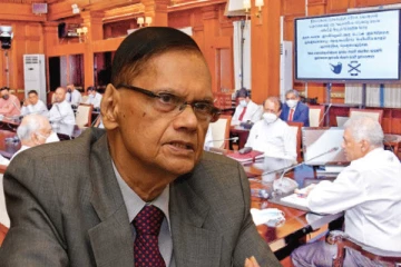 இந்த ஆட்சி நீடித்தால் இலங்கை அநாதையாகும்! பீரிஸ் எச்சரிக்கை