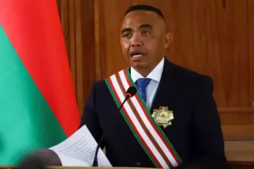 மடகஸ்கர் ஜனாதிபதியாக பதவியேற்ற இராணுவ தளபதி