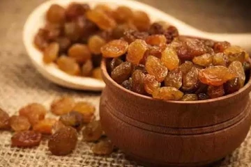 வெறும் 5 உலர்திராட்சை செய்யும் அற்புதம்: தூங்கும் முன்பு இப்படி சாப்பிட்டாலே போதும்