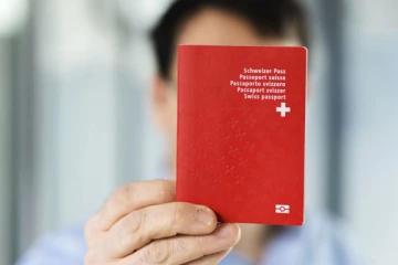 சுவிஸ் பாஸ்போர்ட் வைத்திருந்தும் ஒருவரை சுவிஸ் குடிமகன் அல்ல என்று கூறிவிட்ட நீதிமன்றம்