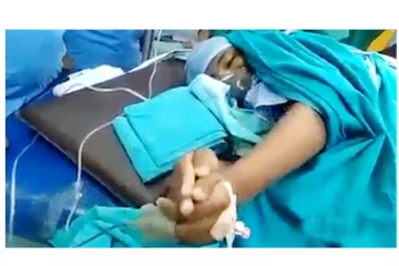 ஆன்லைனில் கேம் விளையாடி மெண்டலான சிறுவன் - அதிர்ச்சி வீடியோ