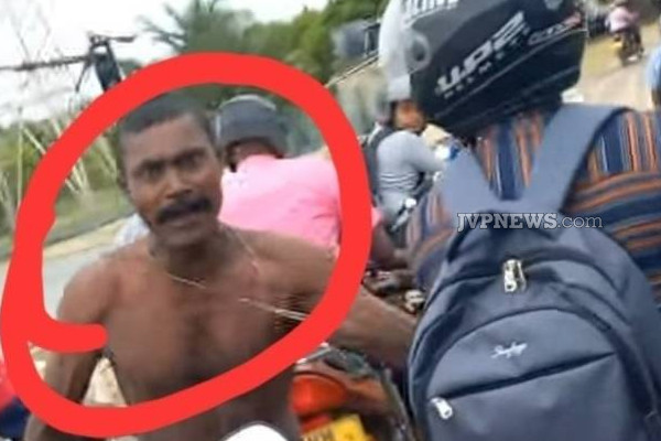 யாழில் மதுபோதையில் கடமையில் இருந்த அரச பணியாளரின் முகம் சுழிக்க வைக்கும் செயல்! | Jaffna Govt Servant Misbehaved Influence Alcohol