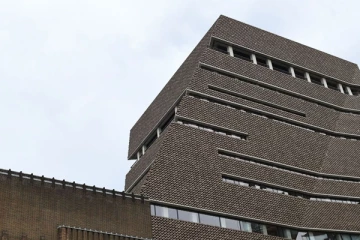 பத்தாவது மாடியிலிருந்து தூக்கி வீசப்பட்ட சிறுவன்: இன்று எப்படி இருக்கிறான் தெரியுமா?