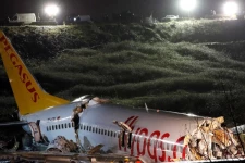 இந்தோனேசியாவில் காணாமல் போனதாக கூறப்பட்ட விமானத்தின் பாகங்கள் மீட்பு