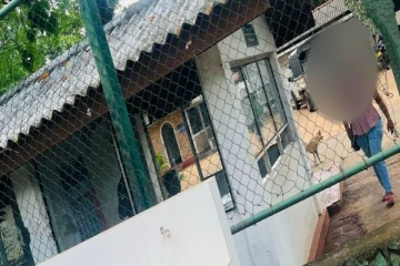 வவுனியா பழைய பேருந்து நிலையத்தில் கைகலப்பில் ஈடுபட்ட விலைமாதுக்கள்!