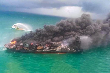 எக்ஸ் - பிரஸ் பேர்ல் கப்பலை மீட்க மேலதிக மீட்புக் கப்பல்களை அனுப்ப இந்தியா தயார்!