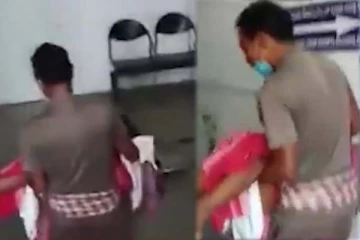 இறந்த மனைவியின் சடலத்தை தனி ஆளாக தூக்கிச்சென்ற கணவர்: கலங்க வைக்கும் காட்சி