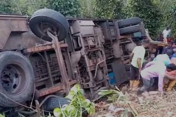 නෙල්ලිගල දී වන්දනා නඩයක් රැගත් බස් රථයක් ප්‍රපාතයකට.