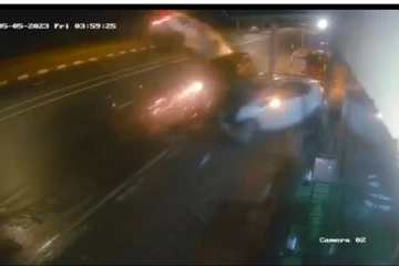 அரசியல்வாதியின் மகனொருவர் செலுத்திய வாகனம் கொழும்பில் விபத்து