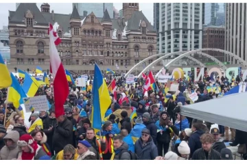 உக்ரைனுக்கு ஆதரவாக ரொரன்றோவில் திரண்ட கனேடியர்கள்: ட்ரம்புக்கு ஒரு செய்தி