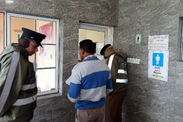 பொது மலசலகூடத்தில் இருவரின் சடலங்கள்