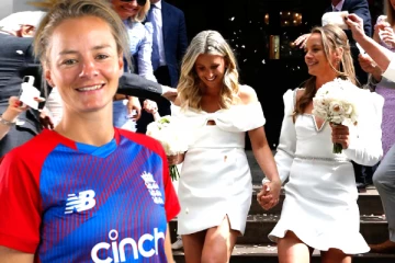 நீண்டநாள் காதலியை திருமணம் செய்துகொண்ட இங்கிலாந்து கிரிக்கெட் வீராங்கனை