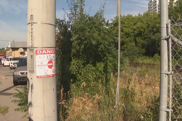 4 வயது சிறுமி ரயிலில் மோதுண்டு உயிரிழந்த சம்பவத்தின் எதிரொலி | Fencing Installed Near Train Tracks