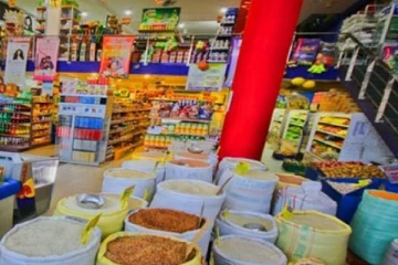 அத்தியாவசிய பொருட்களின் விலைகள் குறைப்பு: நள்ளிரவு முதல் அமுலில்