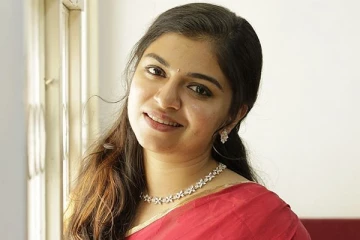 நடிகை மற்றும் டப்பிங் ஆர்ட்டிஸ்ட் ரவீனாவின் தந்தை காலமானார்.. ஆறுதல் தெரிவித்த முன்னணி நடிகர்