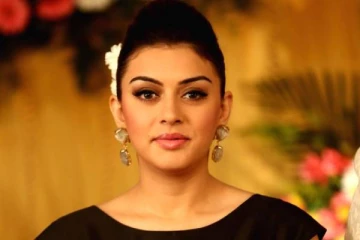 ஆபரேஷன் செய்து உடல் எடையை குறைத்தாரா நடிகை ஹன்சிகா?- ரசிகரின் கேள்விக்கு நடிகை பதிலடி