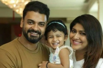 பிக்பாஸ் 5வது சீசனில் இருந்து வெளியேறிய அபிநயினின் இதுவரை பார்த்திராத கலக்கல் புகைப்படங்கள்