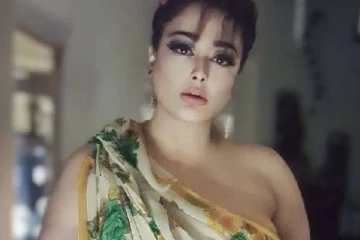 40 வயதில் படுகேவலமாக நடந்து கொள்ளும் கிரண்.. காசுக்காக இப்படியொரு புகைப்படங்களை வெளியிடலாமா..