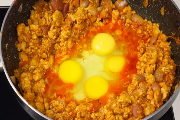 ஹோட்டல் ஸ்டைலில் காரசாரமான சிக்கன் முட்டை பொடிமாஸ்... வெறும் 10 நிமிடம் போதும் | How To Make Chicken Egg Podimas ஹோட்டல் ஸ்டைலில் காரசாரமான சிக்கன் முட்டை பொடிமாஸ்... வெறும் 10 நிமிடம் போதும் | How To Make Chicken Egg Podimas