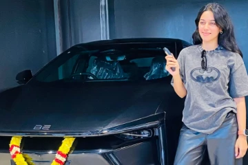 நடிகை மிர்னாலினி ரவி வாங்கிய ஸ்பெஷல் கார்.. விலை இவ்வளவா?