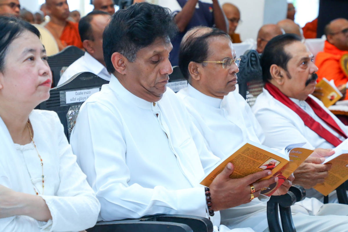 தேசிய பாதுகாப்பு இன்று பாரிய அச்சுறுத்தலில்..! மகிந்த - மைத்திரி முன்னிலையில் சஜித் | National Security Is Under Grave Threat Today