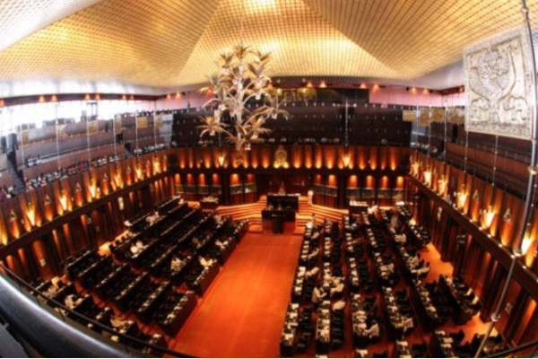 பாதுகாப்பிற்காக துப்பாக்கிகளை கோரும் நாடாளுமன்ற உறுப்பினர்கள் | Parliment Srilanka Gun Mps