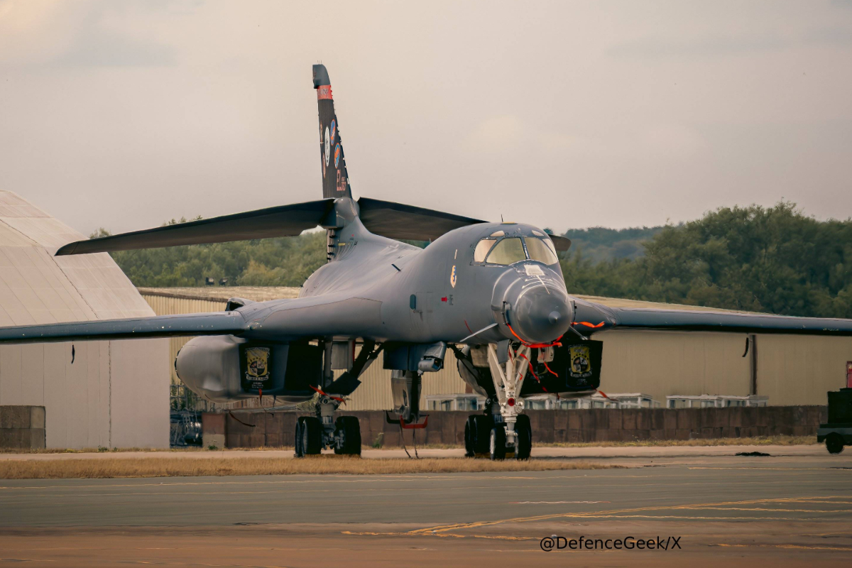 us jet flights fly to uk airbase against iran