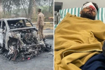 ඉන්දීය ක්‍රිකට් ක්‍රීඩකයාගේ බිහිසුණු අනතුරේ වීඩියෝ දර්ශන...වාහනය සම්පූර්ණයෙන්ම දැවී යයි..!(VIDEO)