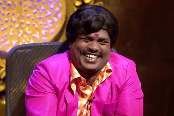 விஜய் டிவியின் அடையாளம் மறைந்த நடிகர் வடிவேல் பாலாஜியின் முழு குடும்பத்தை பார்த்துள்ளீர்களா.. இதோ