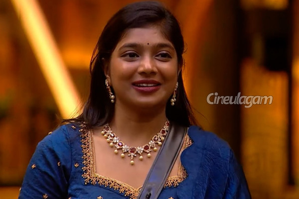 ரெட் கார்டு வாங்கிய பார்வதிக்கு ஜாக்பாட்.. வாய்ப்பு கொடுக்கும் விஜய் சேதுபதி? | Bigg Boss Parvathy Act Vijay Sethupathi Web Series ரெட் கார்டு வாங்கிய பார்வதிக்கு ஜாக்பாட்.. வாய்ப்பு கொடுக்கும் விஜய் சேதுபதி? | Bigg Boss Parvathy Act Vijay Sethupathi Web Series