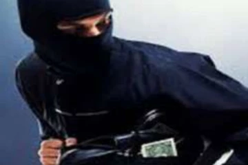 ඔබත් පරිස්සමෙන්.. කුලී රථ රියදුරකු කාන්තාවක රවටා සිදු කළ පහත් ක්‍රියාව..