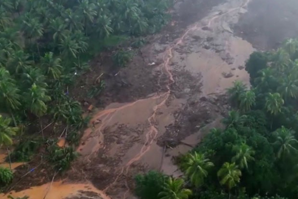 மெல்சிரிபுரவில் மண்சரிவு : 3 மாத குழந்தை உட்பட ஐந்து பேர் பலி | Landslide In Melsiripura Kills Five 9 Missing மெல்சிரிபுரவில் மண்சரிவு : 3 மாத குழந்தை உட்பட ஐந்து பேர் பலி | Landslide In Melsiripura Kills Five 9 Missing