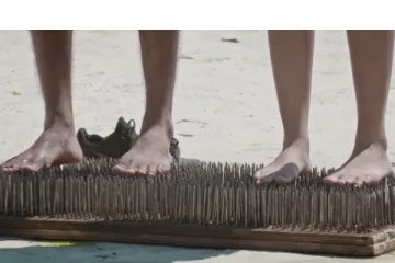 என்றி கொடுத்த முதல் நாளே ஆணி படுக்கையில் நிற்க்கும் புதிய போட்டியாளர்! ஷபாஸ் சரியான போட்டி