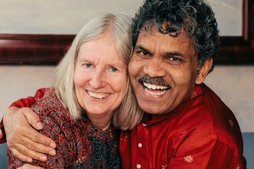 காதல் மனைவிக்காக இந்தியா டூ ஐரோப்பாவிற்கு சைக்கிள் பயணம்! சுவாரசியமான காவியக் காதல்