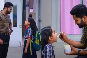 அப்பா என்று தெரிந்ததும் பாரதியை வியப்பாக பார்க்கும் லட்சுமி- அவர்களுக்குள் நடந்த அழகிய தருணம், புரொமோவுடன் இதோ