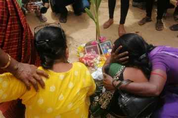 கண்ணீரில் நனையும் முள்ளிவாய்க்கால் மண்! கதறியழும் உறவுகள் (Live)