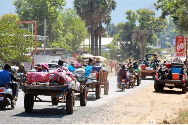இரவு முழுவதும் துப்பாக்கி சூடு ; தாய்லாந்து-கம்போடியா எல்லையில் அதிகரிக்கும் பதற்றம் | Rising Tensions At Thailand Cambodia Border இரவு முழுவதும் துப்பாக்கி சூடு ; தாய்லாந்து-கம்போடியா எல்லையில் அதிகரிக்கும் பதற்றம் | Rising Tensions At Thailand Cambodia Border