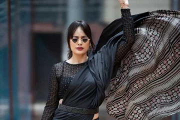 கருப்புநிற சேலையில் மின்னும் நடிகை நந்திதா ஸ்வேதா!! புகைப்படங்கள்..