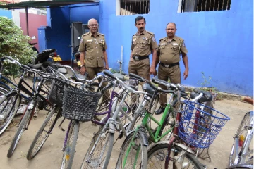 மட்டு நகரில் திருடப்பட்ட 18 துவிச்சக்கரவண்டிகளுடன் ஒருவர் கைது(Photo)